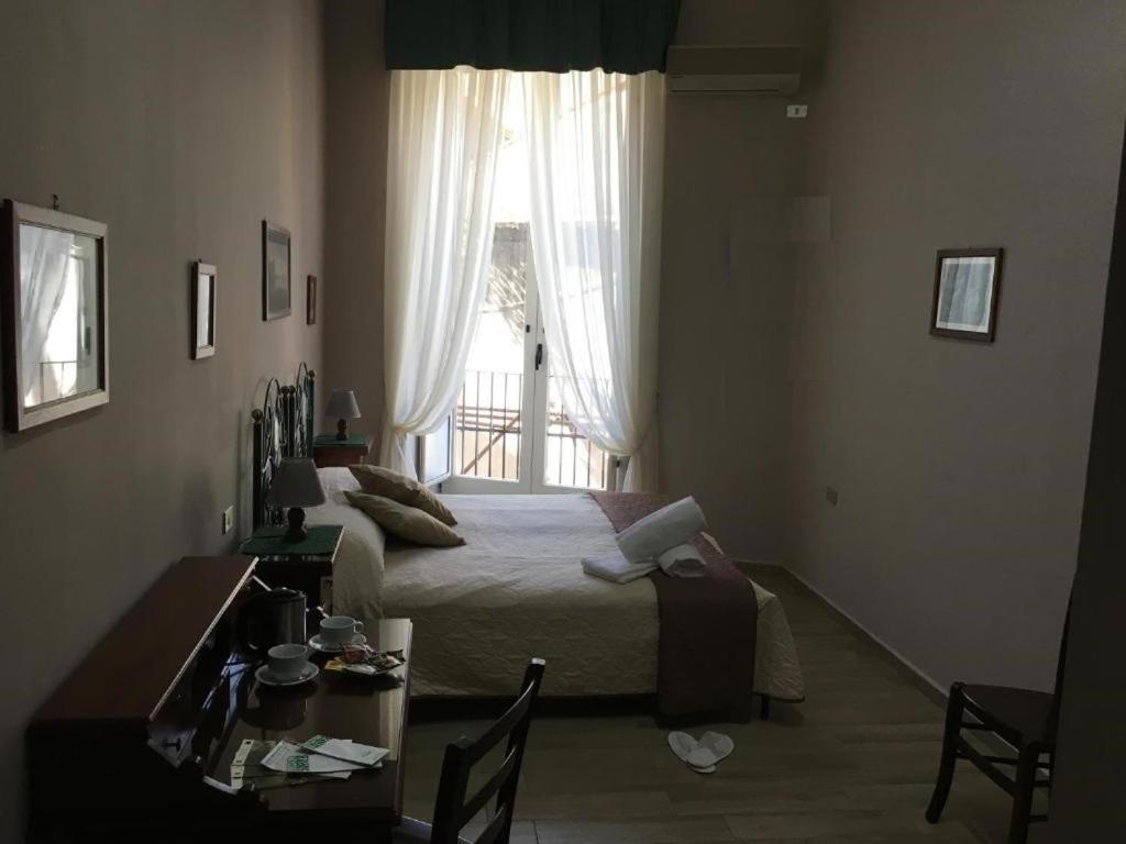 Soggiorno Paradiso Napoli Bagian luar foto