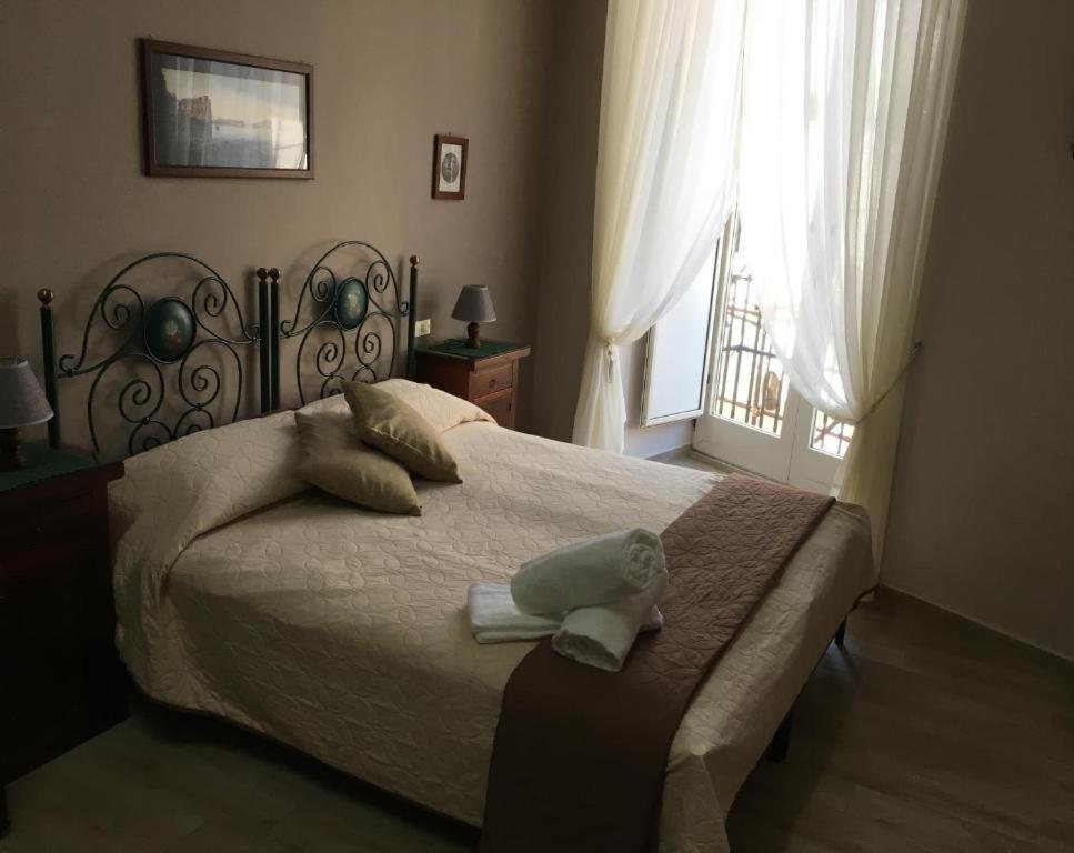 Soggiorno Paradiso Napoli Bagian luar foto