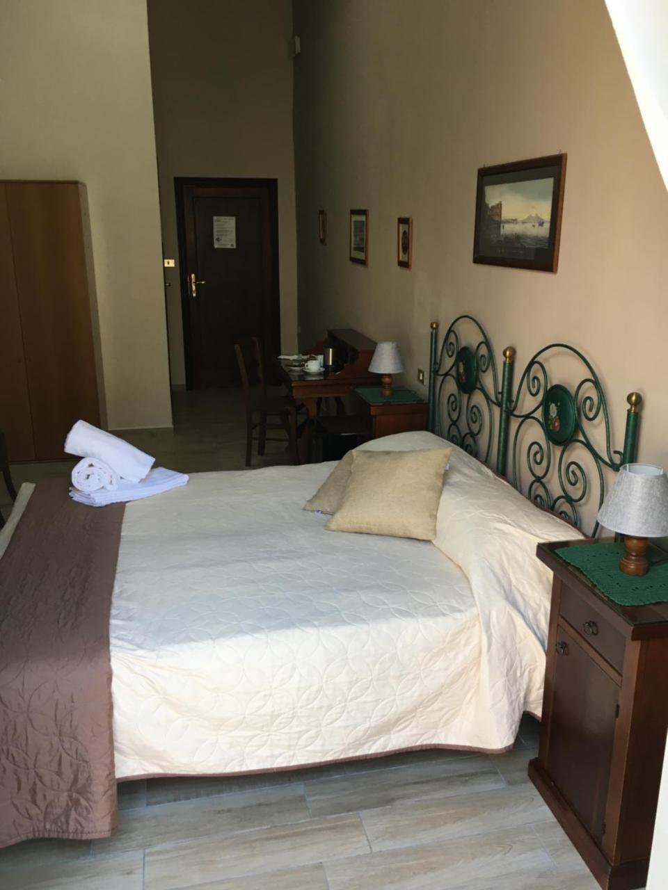 Soggiorno Paradiso Napoli Bagian luar foto