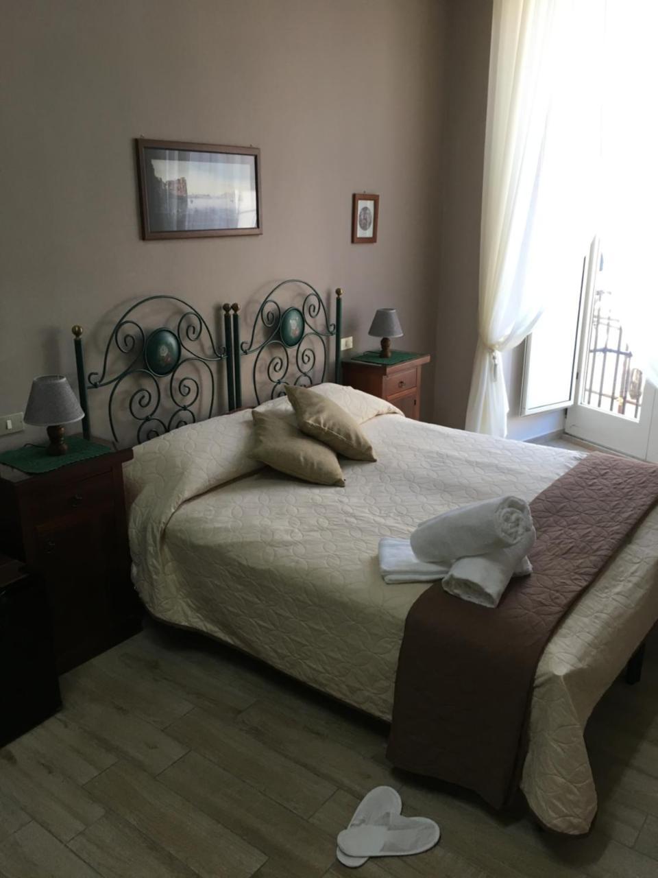 Soggiorno Paradiso Napoli Bagian luar foto